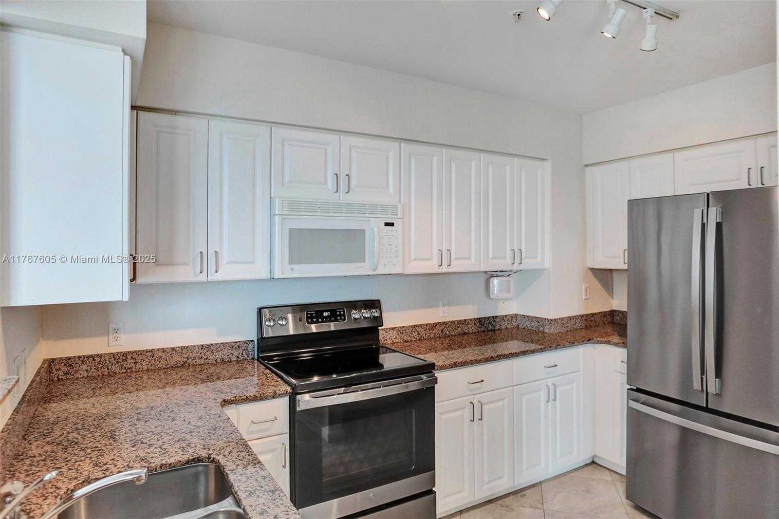 Small Image of 1155 BRICKELL BAY DR #PH104, Miami Number 8