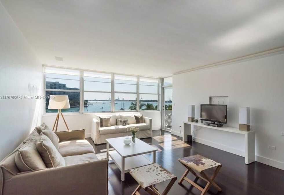 Small Image of 20 ISLAND AVE #410, Miami Beach Number 2