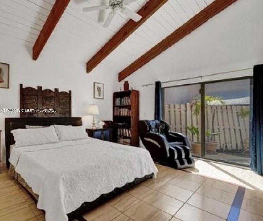 Small Image of 531 LESLIE DR, Hallandale Beach Number 12