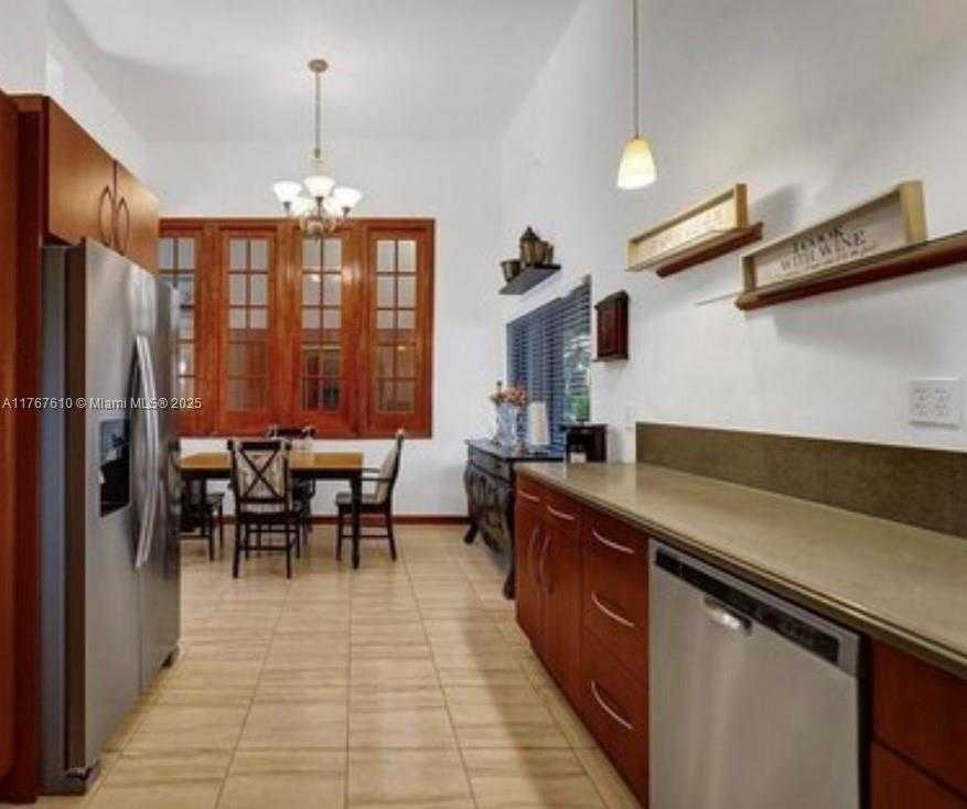 Small Image of 531 LESLIE DR, Hallandale Beach Number 16