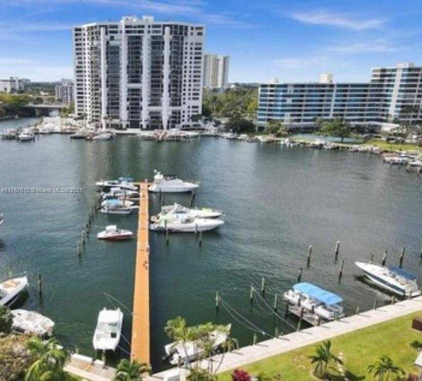 Small Image of 531 LESLIE DR, Hallandale Beach Number 19