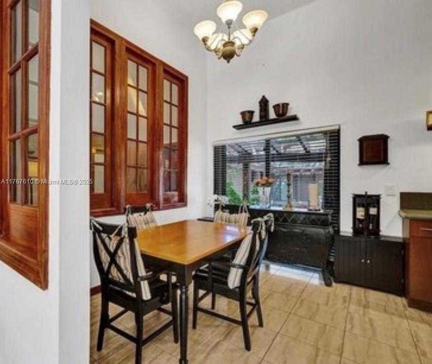 Small Image of 531 LESLIE DR, Hallandale Beach Number 2