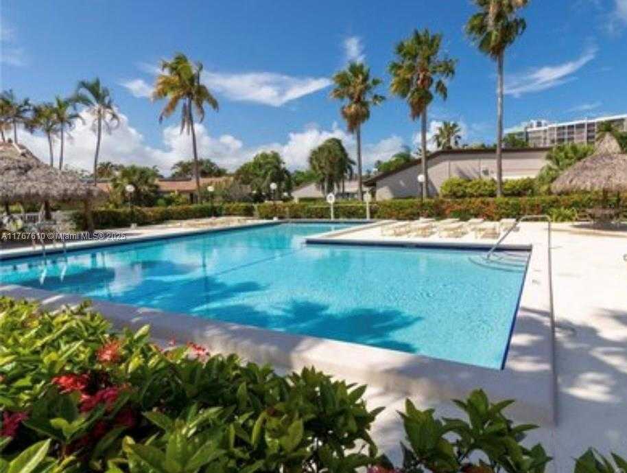 Small Image of 531 LESLIE DR, Hallandale Beach Number 20