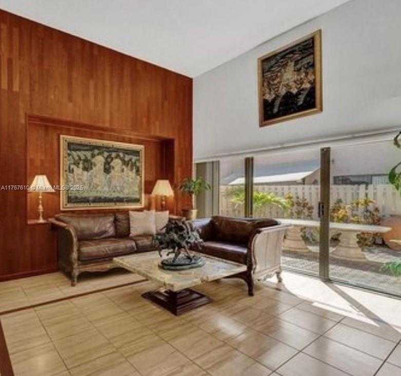 Small Image of 531 LESLIE DR, Hallandale Beach Number 5