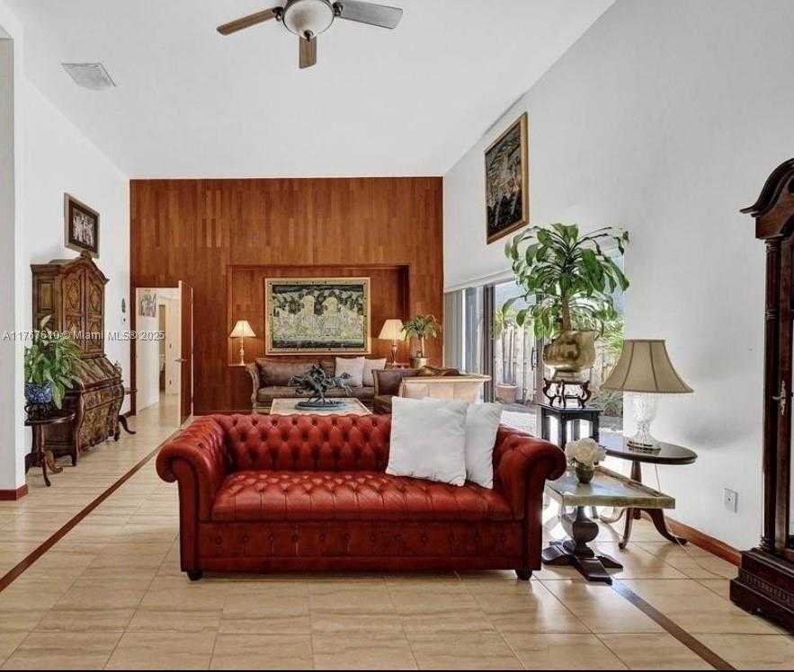Small Image of 531 LESLIE DR, Hallandale Beach Number 6