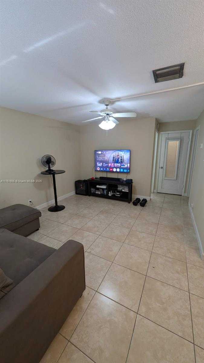 Small Image of 1824 MONROE ST #2, Hollywood Number 5