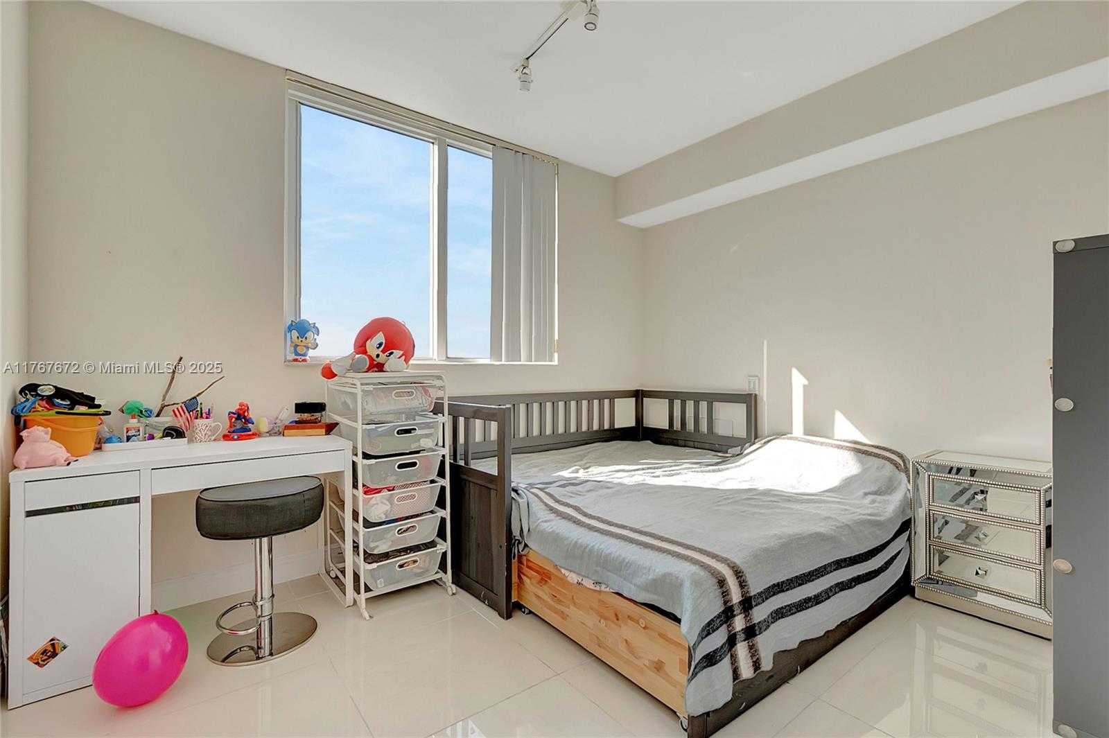 Small Image of 1861 NORTH WEST S RIVER DR #1803, Miami Number 20