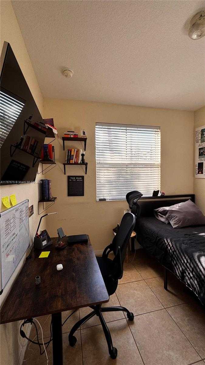 Small Image of 1033 SOUTH WEST 144TH AVE #2705, Pembroke Pines Number 19