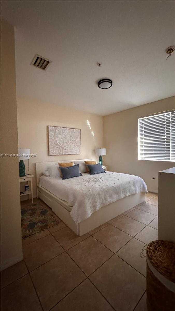 Small Image of 1033 SOUTH WEST 144TH AVE #2705, Pembroke Pines Number 20