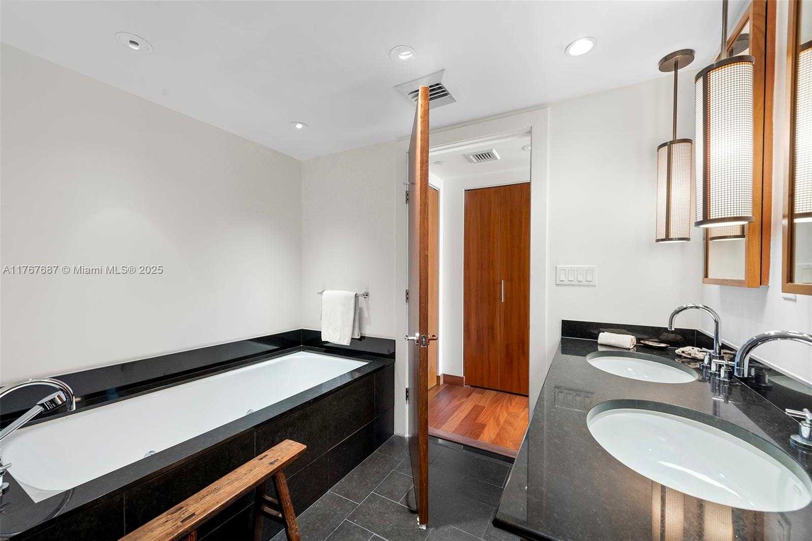 Small Image of 101 20TH ST #3105, Miami Beach Number 26