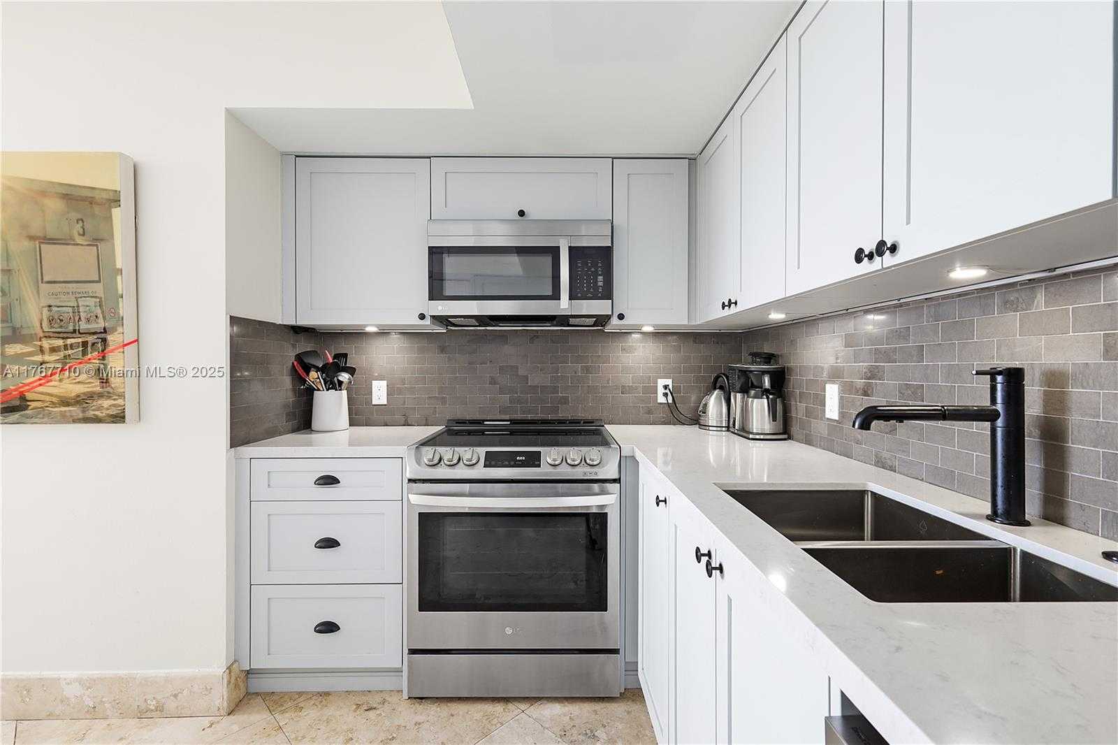 Small Image of 1330 WEST AVE #1908, Miami Beach Number 18