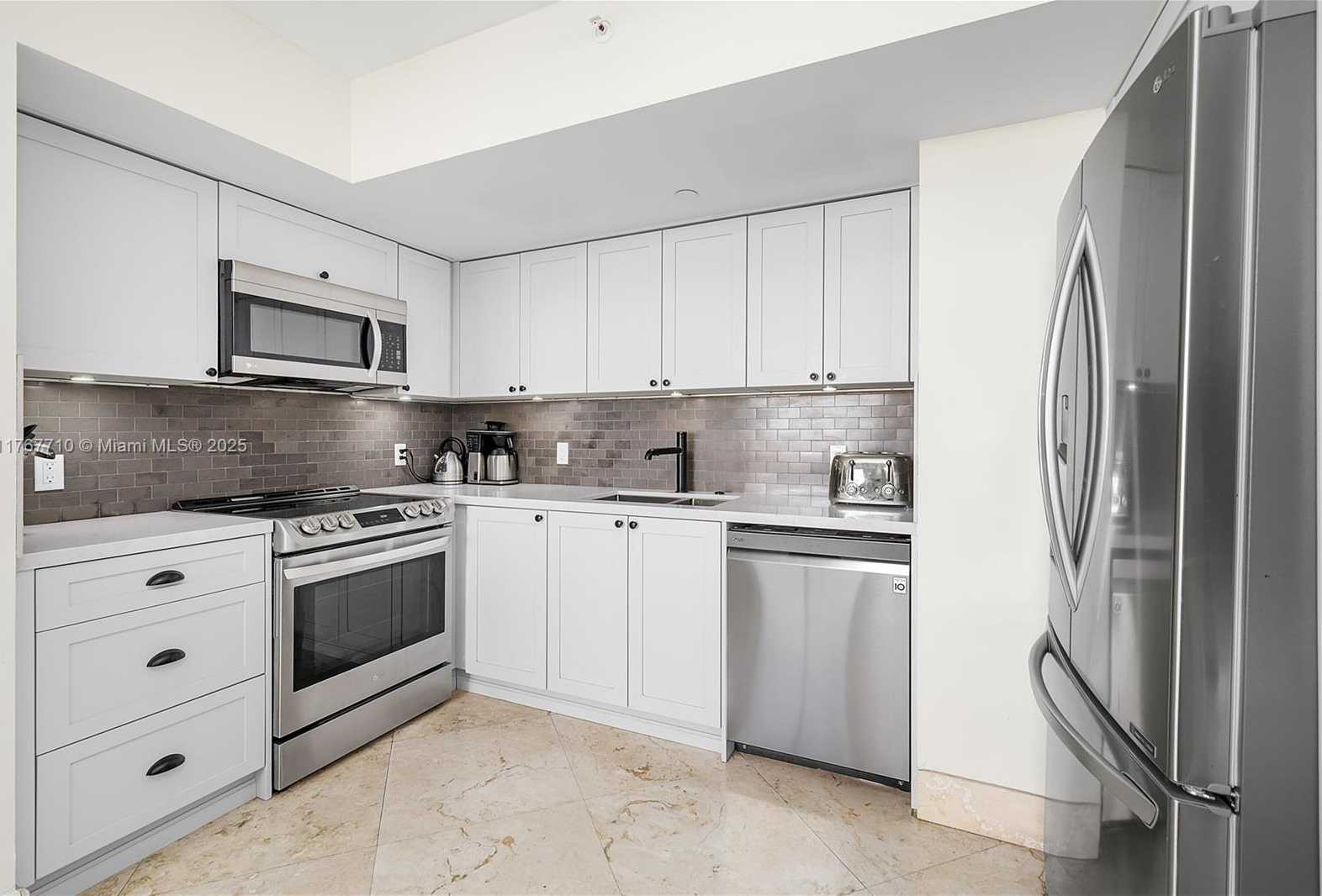 Small Image of 1330 WEST AVE #1908, Miami Beach Number 19