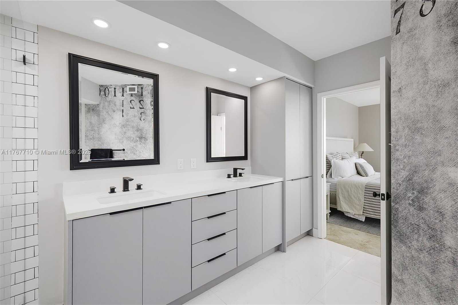 Small Image of 1330 WEST AVE #1908, Miami Beach Number 25