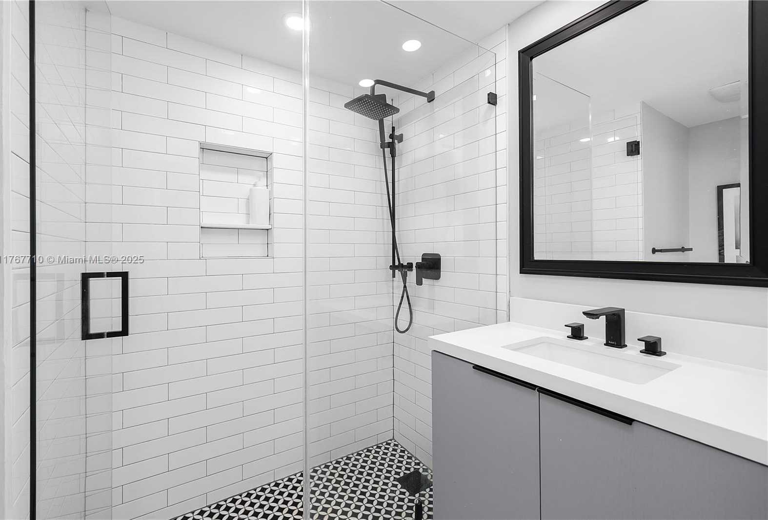 Small Image of 1330 WEST AVE #1908, Miami Beach Number 32