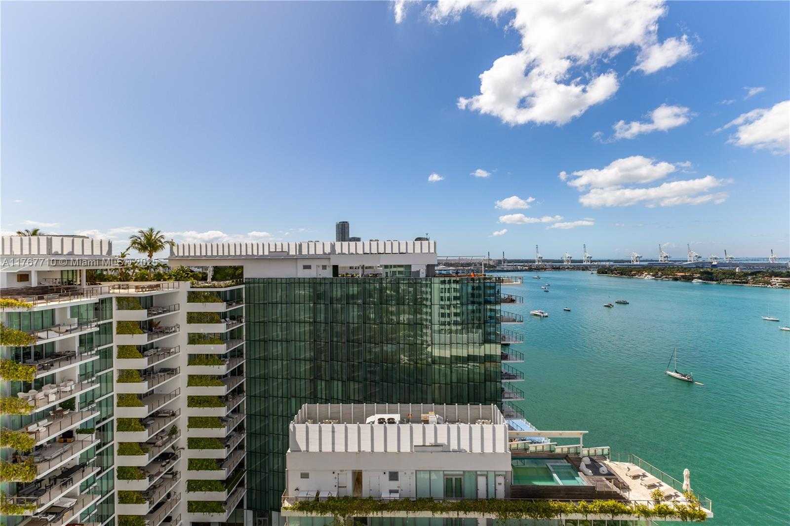 Small Image of 1330 WEST AVE #1908, Miami Beach Number 4
