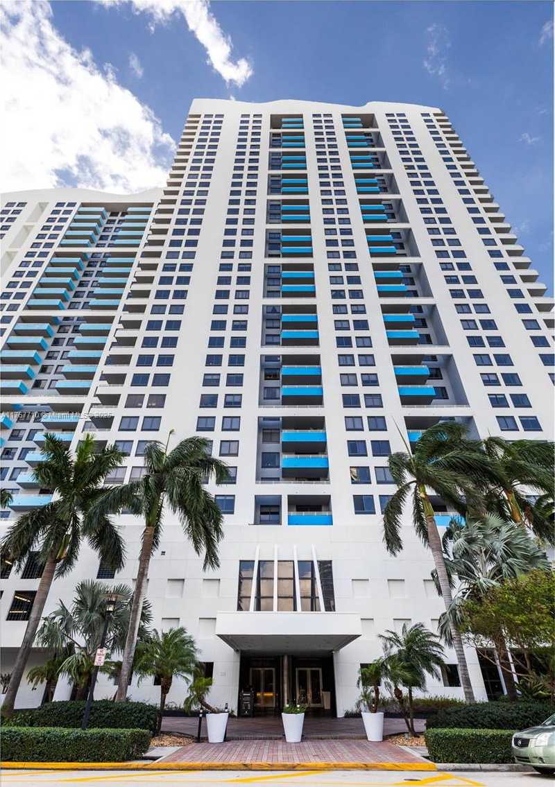 Small Image of 1330 WEST AVE #1908, Miami Beach Number 52