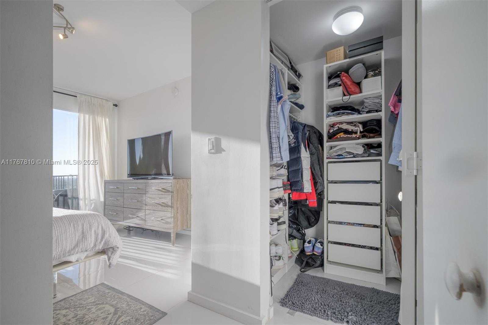 Small Image of 5252 NW 85th Ave, Doral, FL 33166, USA Number 12