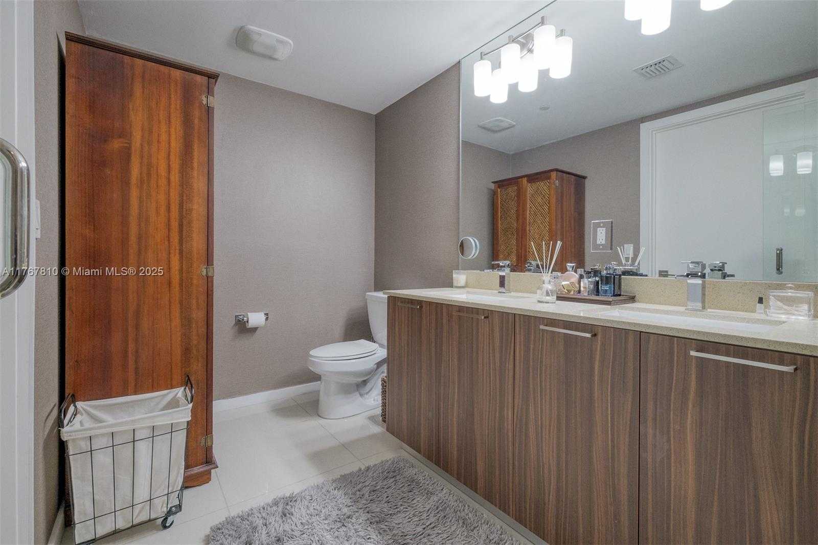 Small Image of 5252 NW 85th Ave, Doral, FL 33166, USA Number 14