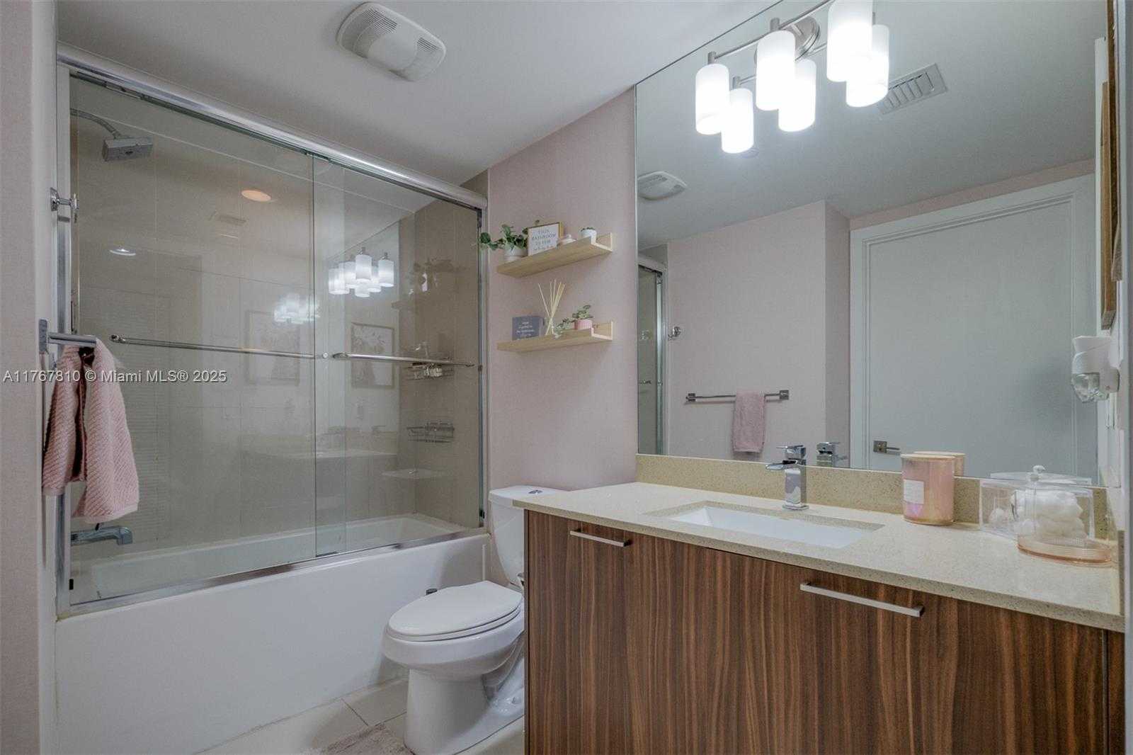 Small Image of 5252 NW 85th Ave, Doral, FL 33166, USA Number 19