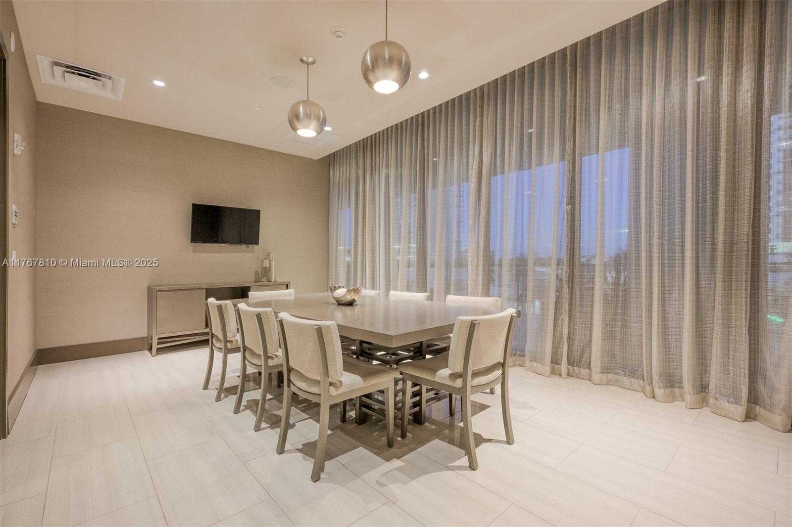 Small Image of 5252 NW 85th Ave, Doral, FL 33166, USA Number 35