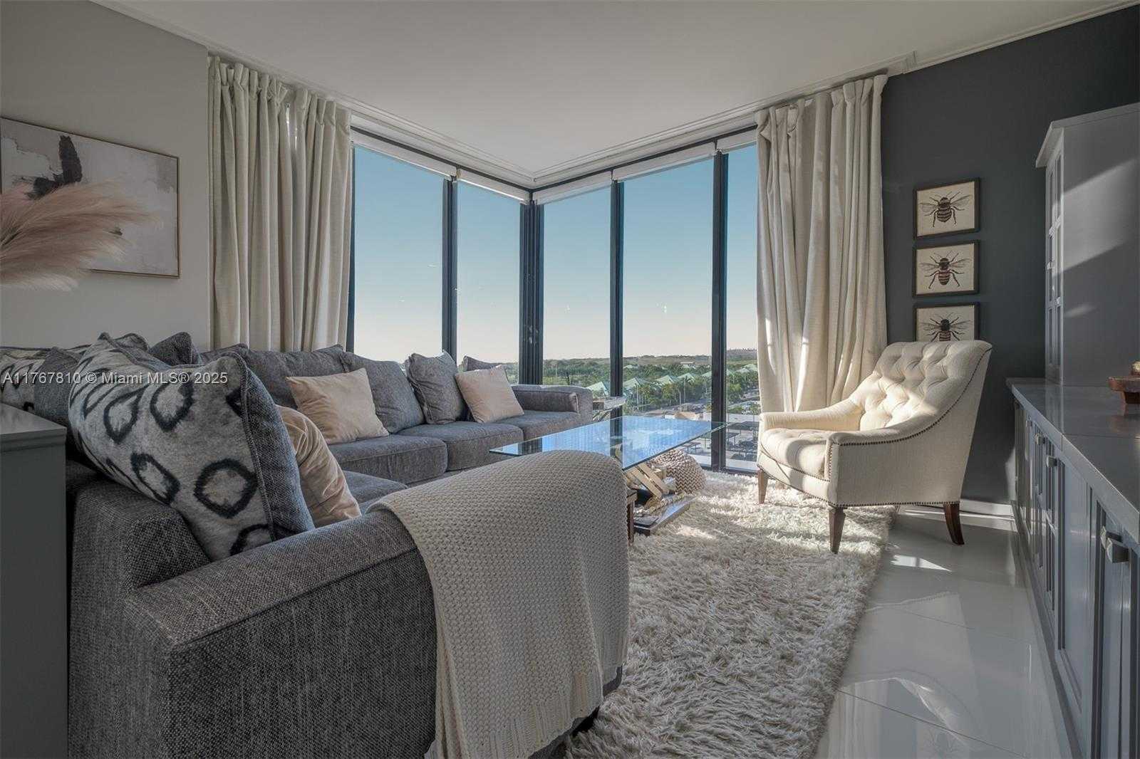 Small Image of 5252 NW 85th Ave, Doral, FL 33166, USA Number 4