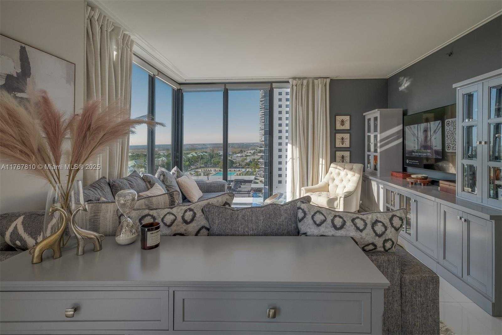 Small Image of 5252 NW 85th Ave, Doral, FL 33166, USA Number 6