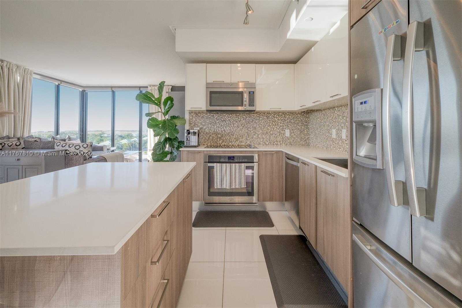 Small Image of 5252 NW 85th Ave, Doral, FL 33166, USA Number 8