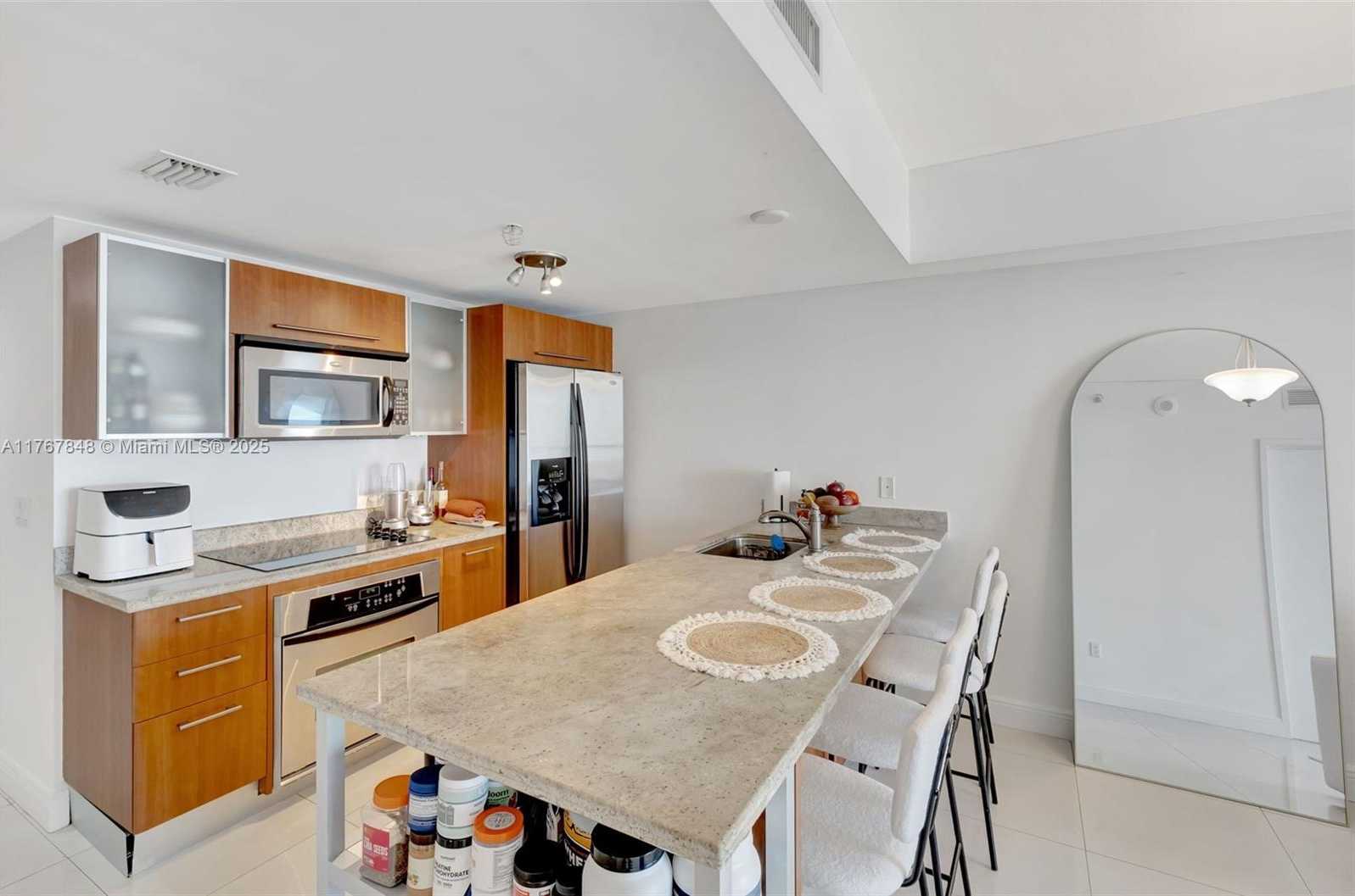 Small Image of 185 SOUTH WEST 7TH ST #2303, Miami Number 12