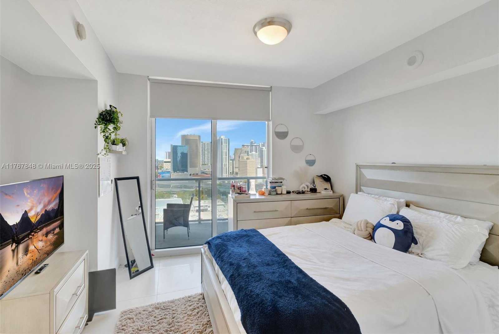 Small Image of 185 SOUTH WEST 7TH ST #2303, Miami Number 16
