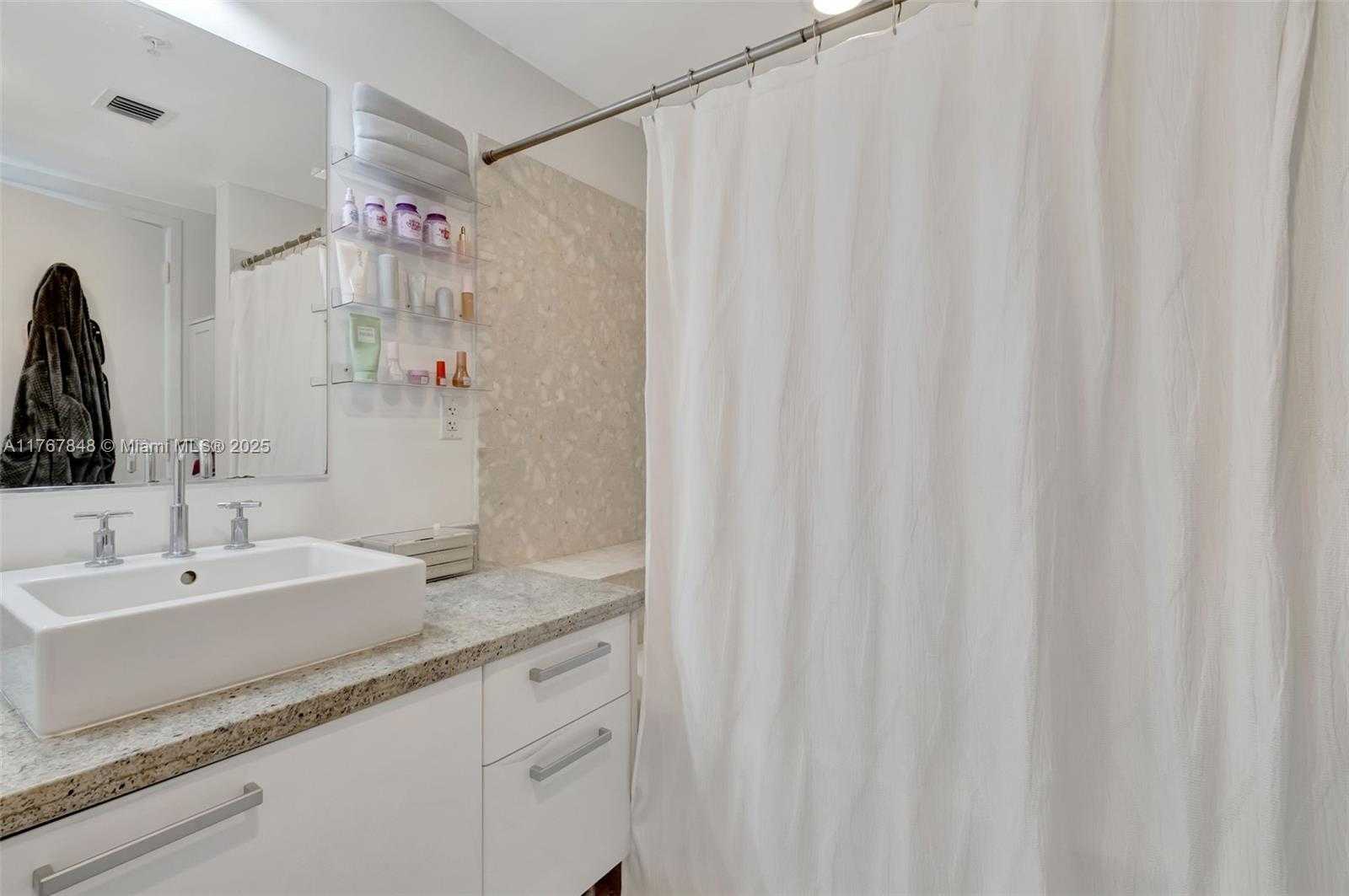 Small Image of 185 SOUTH WEST 7TH ST #2303, Miami Number 24