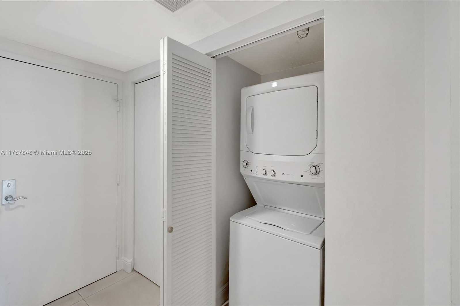 Small Image of 185 SOUTH WEST 7TH ST #2303, Miami Number 25