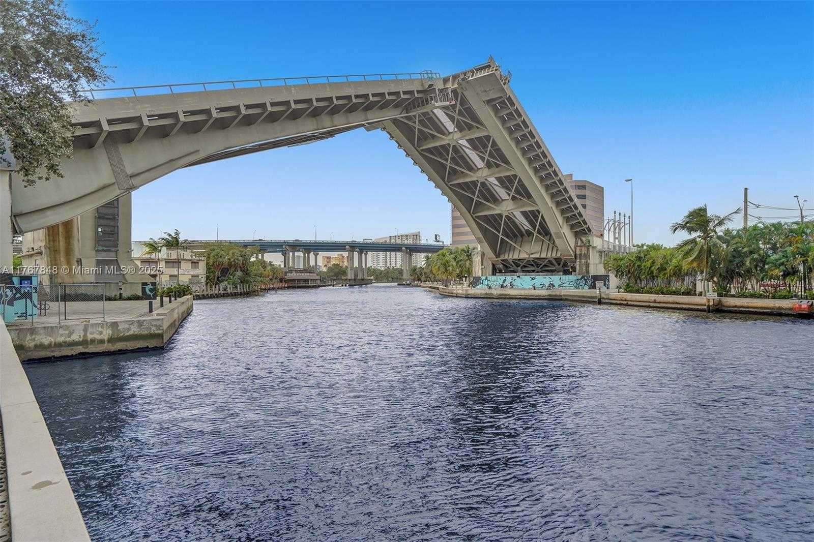 Small Image of 185 SOUTH WEST 7TH ST #2303, Miami Number 29
