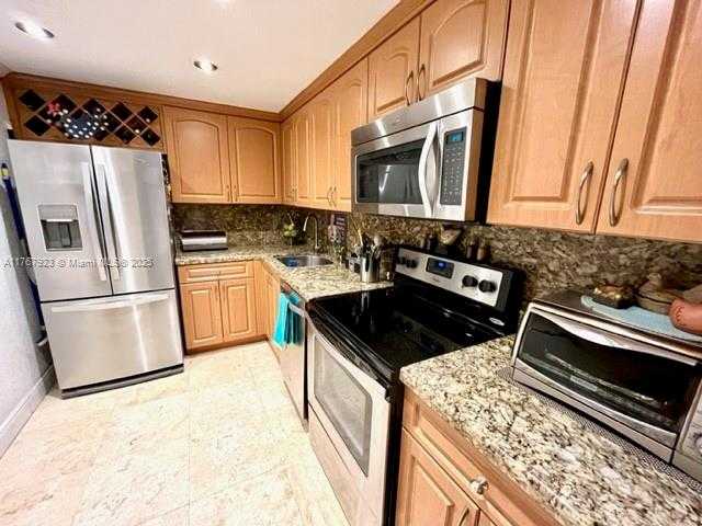 Small Image of 6969 COLLINS AVE #906, Miami Beach Number 7