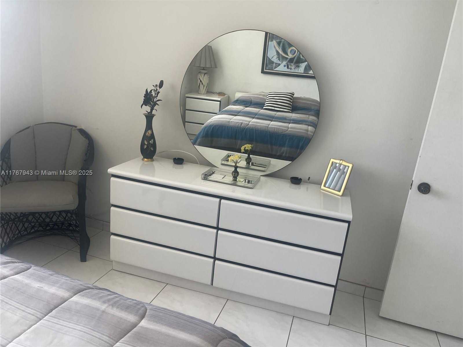 Small Image of 2910 POINT EAST DR #M414, Aventura Number 10