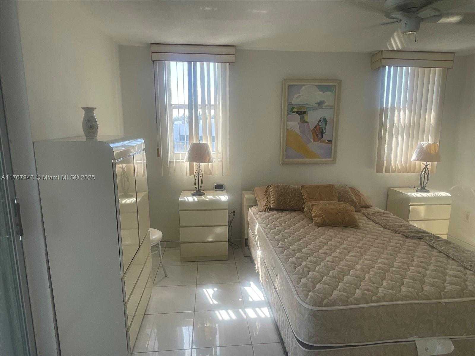 Small Image of 2910 POINT EAST DR #M414, Aventura Number 11