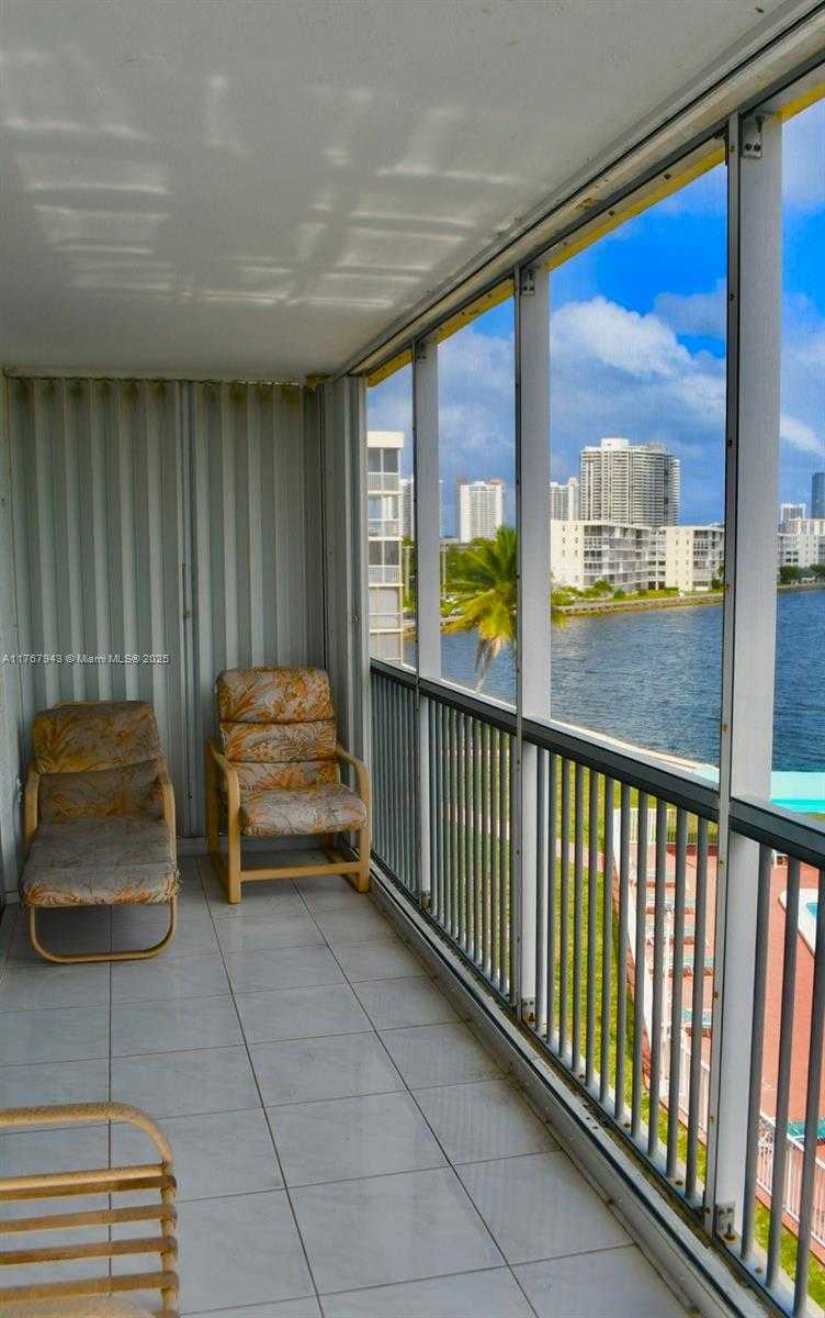 Small Image of 2910 POINT EAST DR #M414, Aventura Number 16
