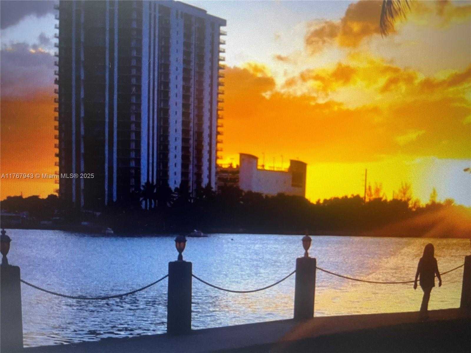 Small Image of 2910 POINT EAST DR #M414, Aventura Number 2