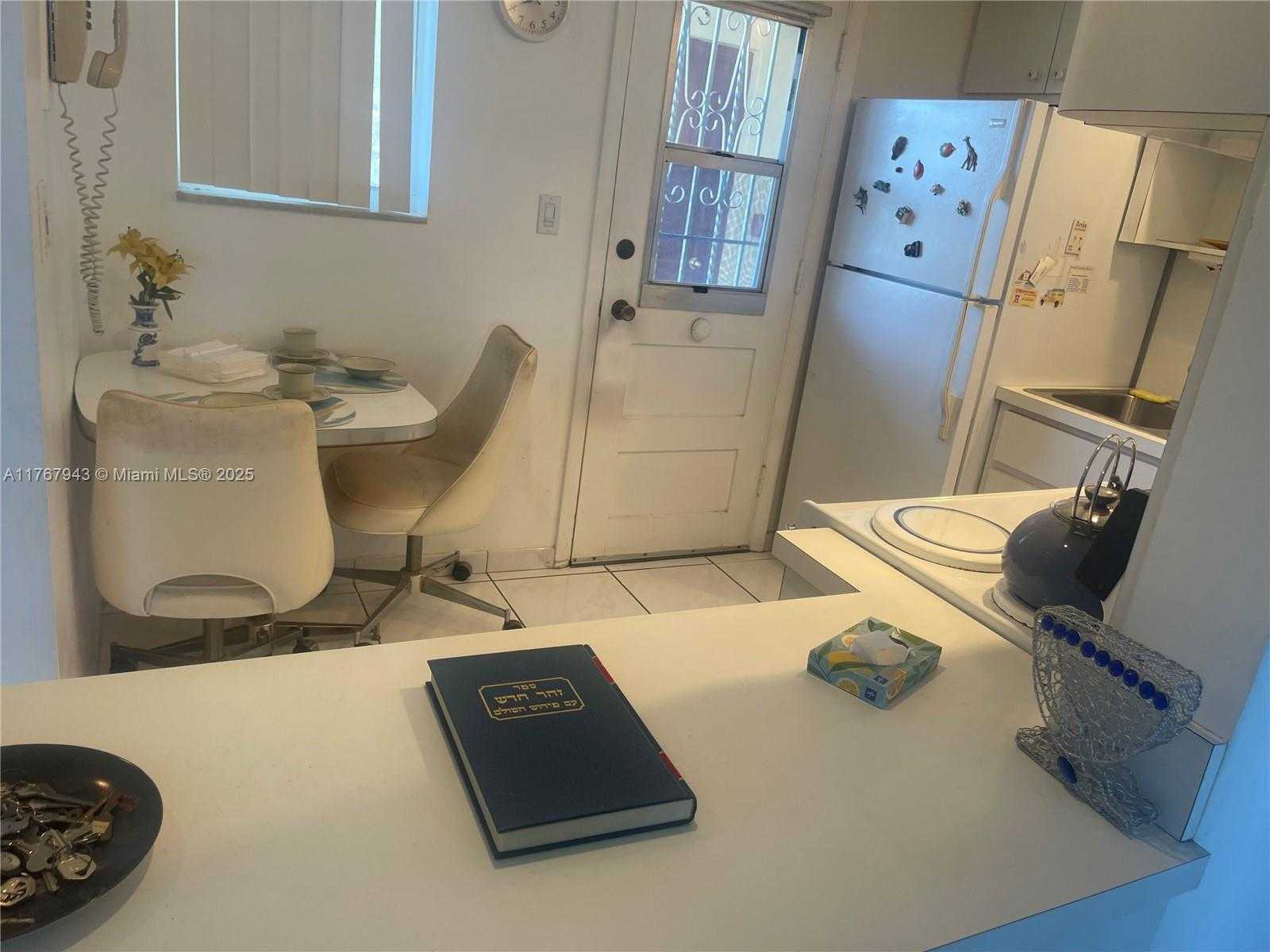 Small Image of 2910 POINT EAST DR #M414, Aventura Number 24