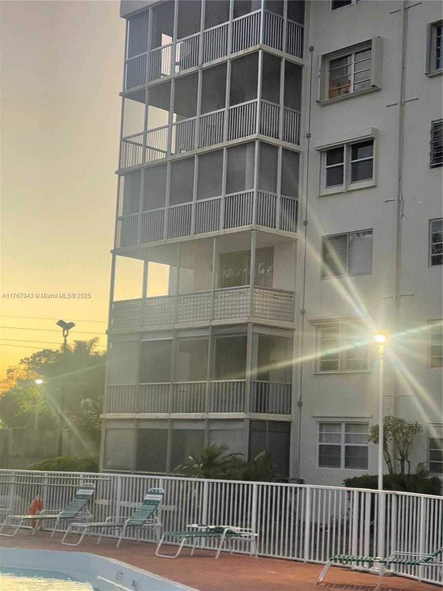 Small Image of 2910 POINT EAST DR #M414, Aventura Number 30