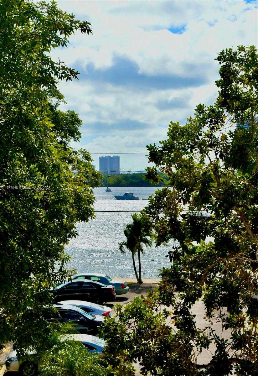 Small Image of 2910 POINT EAST DR #M414, Aventura Number 60