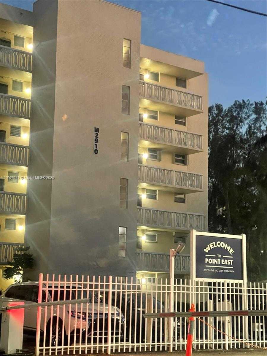 Small Image of 2910 POINT EAST DR #M414, Aventura Number 61