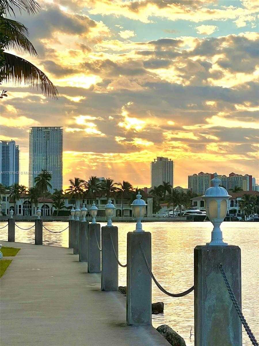 Small Image of 2910 POINT EAST DR #M414, Aventura Number 65