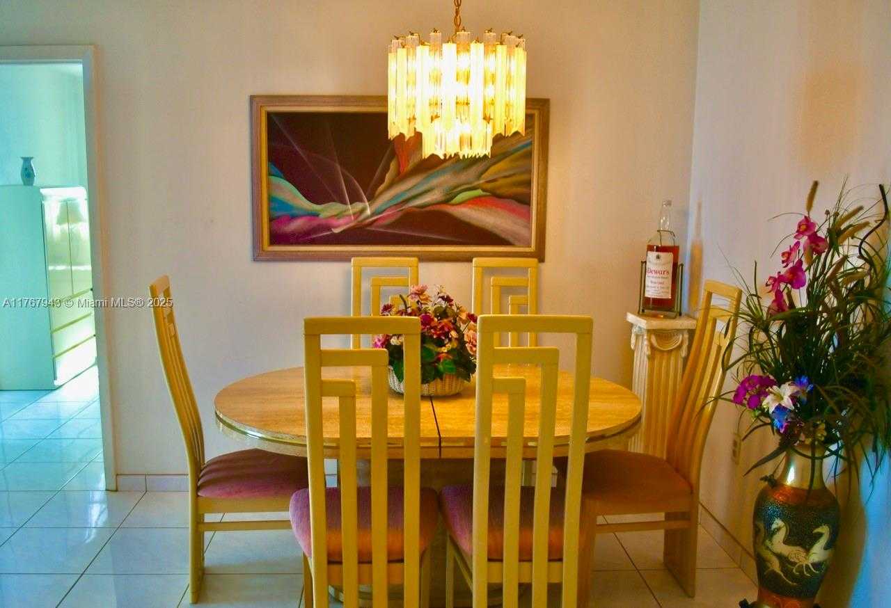 Small Image of 2910 POINT EAST DR #M414, Aventura Number 8
