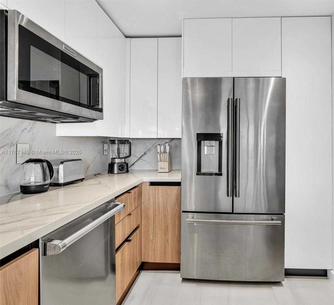 Small Image of 20301 WEST COUNTRY CLUB DR #PH29, Aventura Number 10