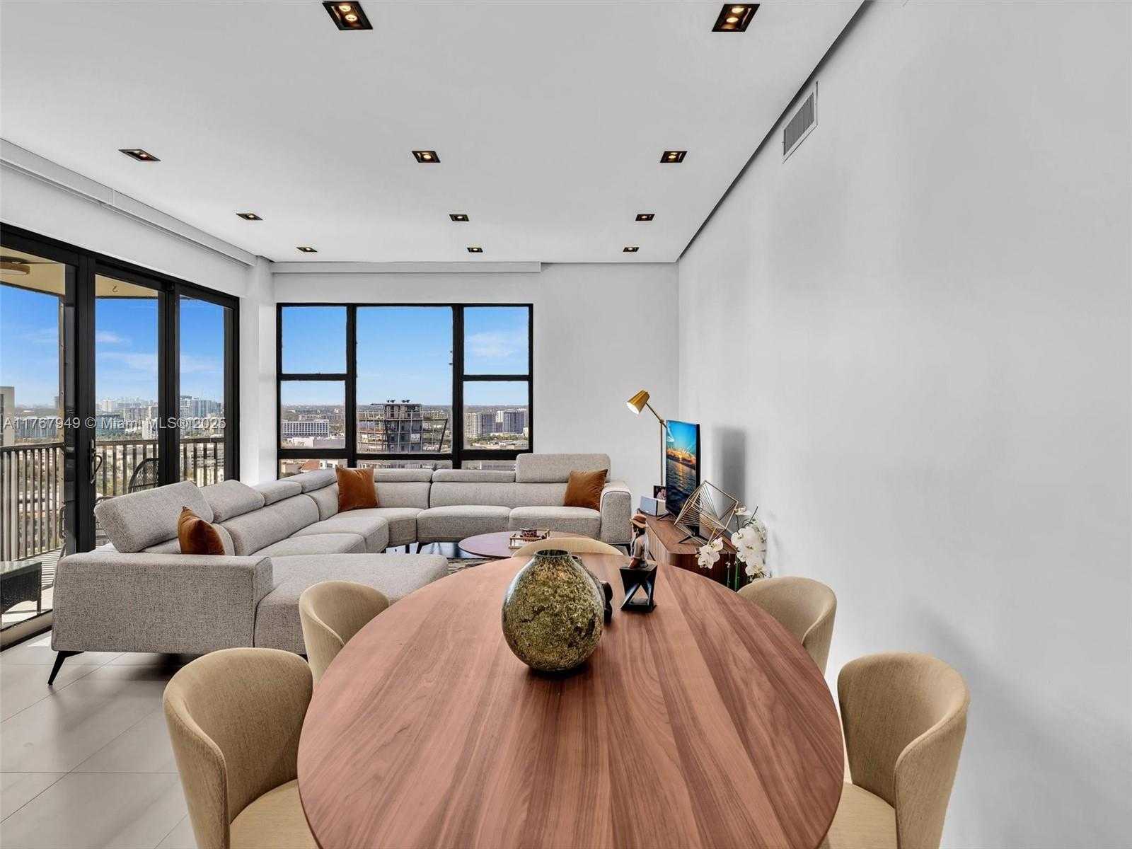 Small Image of 20301 WEST COUNTRY CLUB DR #PH29, Aventura Number 13