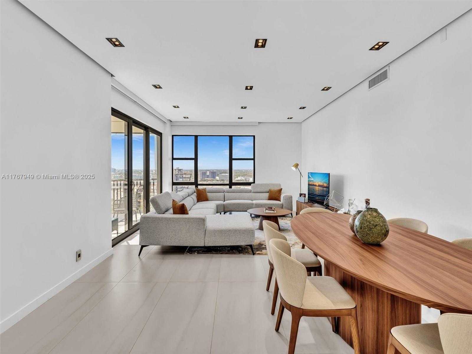 Small Image of 20301 WEST COUNTRY CLUB DR #PH29, Aventura Number 14