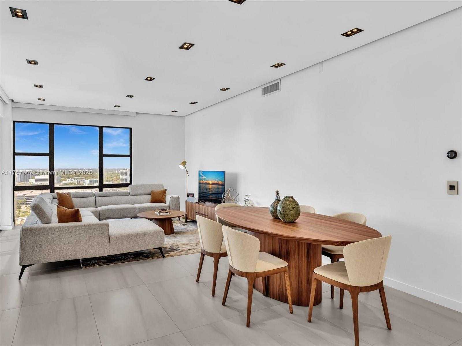 Small Image of 20301 WEST COUNTRY CLUB DR #PH29, Aventura Number 16