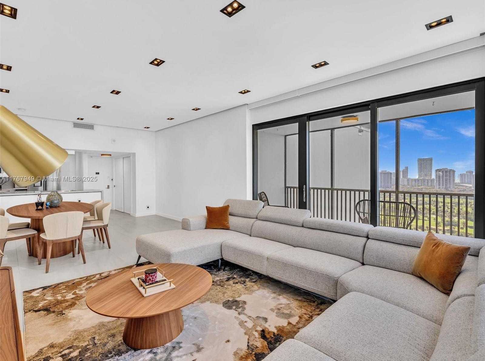 Small Image of 20301 WEST COUNTRY CLUB DR #PH29, Aventura Number 20
