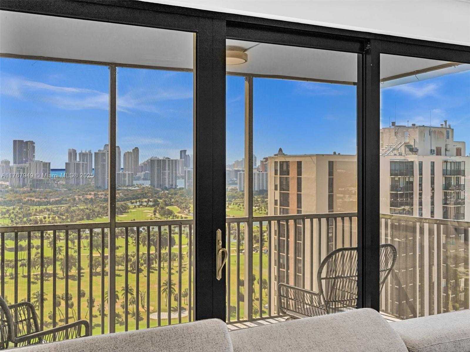 Small Image of 20301 WEST COUNTRY CLUB DR #PH29, Aventura Number 22