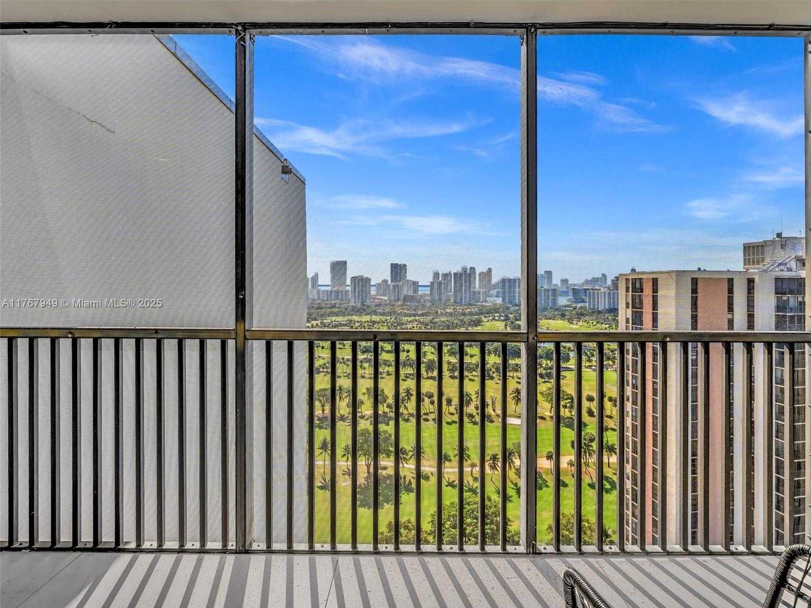 Small Image of 20301 WEST COUNTRY CLUB DR #PH29, Aventura Number 23